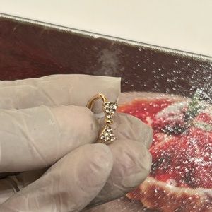 Now tie Gold play ring